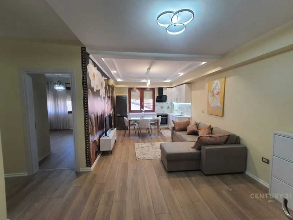 Tirane, jepet me qera apartament 2+1 Kati 3, 90 m² 850 € (Myslym Shyri)