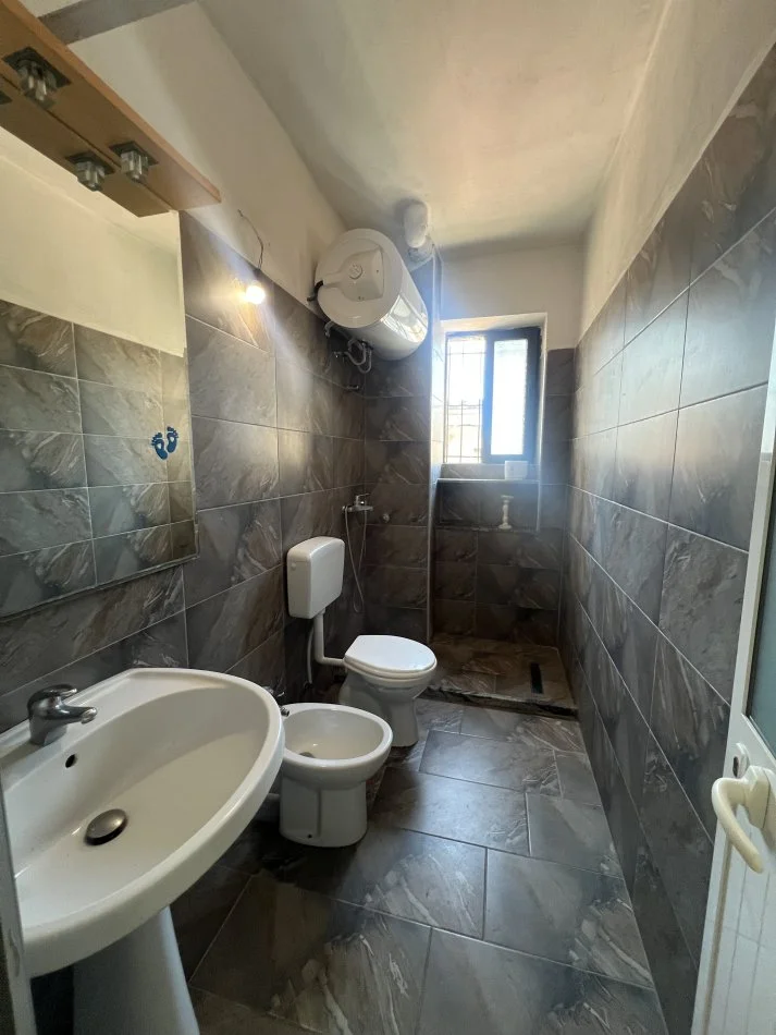 Durres, shitet apartament 1+1+Ballkon Kati 1, 70 m² 75.000 € 