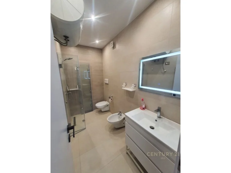 Tirane, jepet me qera apartament 2+1 Kati 3, 90 m² 850 € (Myslym Shyri)