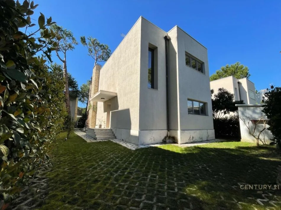 Gjiri Lalezit | Hamallaj, shitet Vile 2 Katshe , 291 m² 700.000 € (Gjiri Lalzit, kompleksi Lura 3)