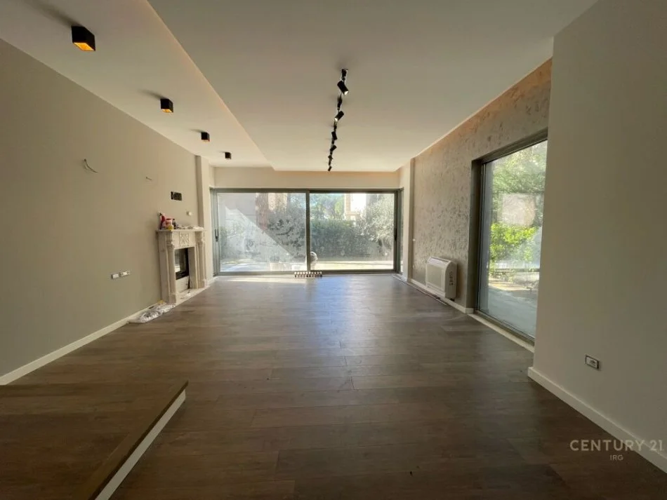 Gjiri Lalezit | Hamallaj, shitet Vile 2 Katshe , 291 m² 700.000 € (Gjiri Lalzit, kompleksi Lura 3)