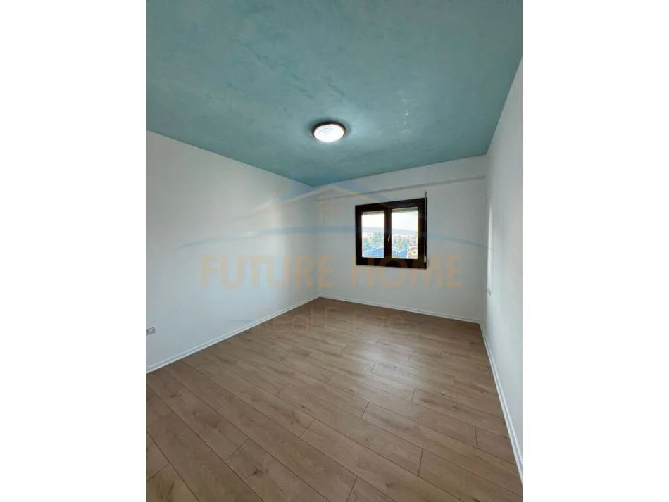 Tirane, shitet apartament 2+1+Ballkon Kati 4, 114 m² 200.000 € (Riza Cerova)