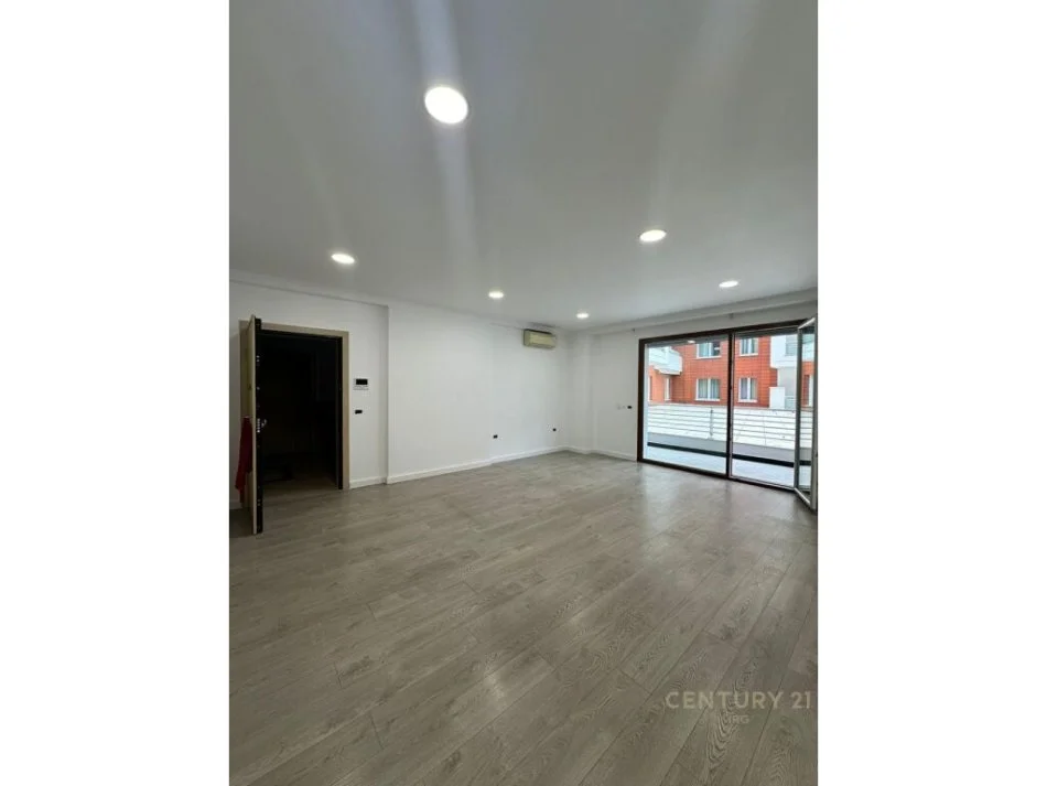 Tirane, jepet me qera zyre Kati 5, 100 m² 1.200 € (Hillton)