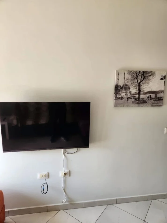 Tirane, jepet me qera apartament 1+1+Ballkon Kati 6, 67 m² 400 € (Golden Park Amerikan 3)