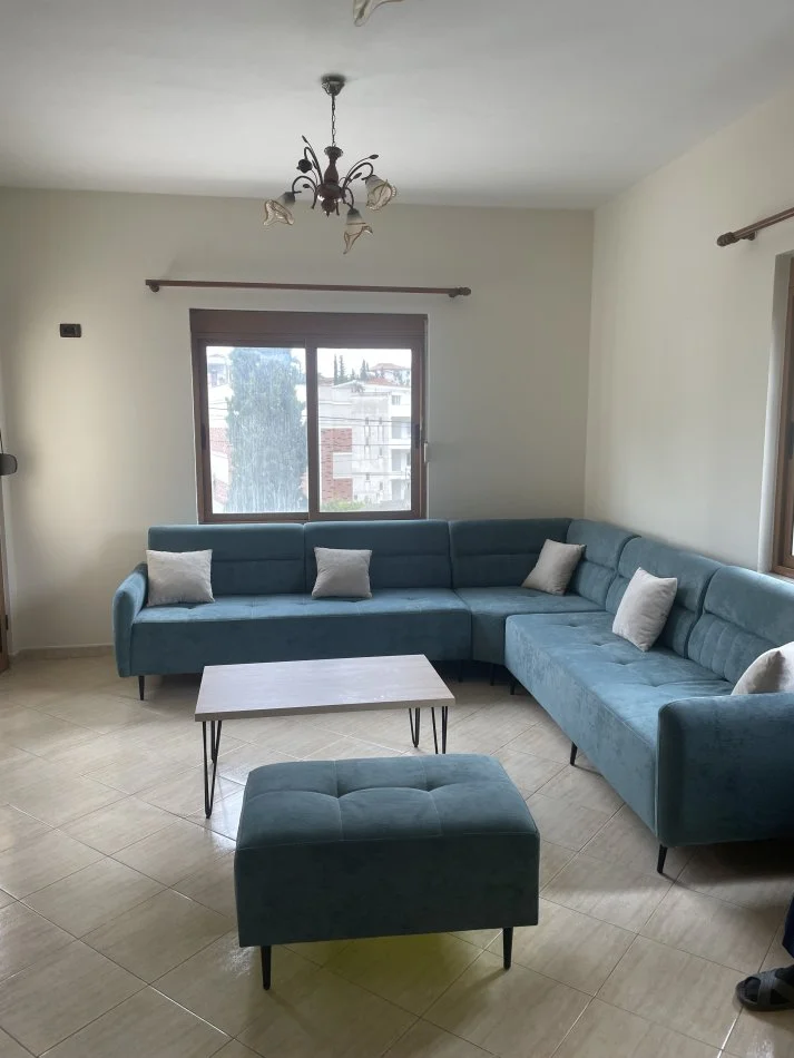 Tirane, jepet me qera apartament 3+1+Aneks+Ballkon Kati 2, 125 m² 450 € (Ish Porcelani)