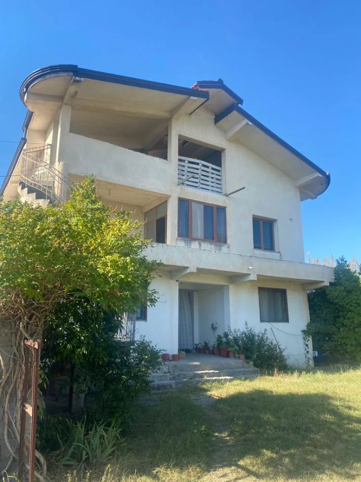 Durres, shitet apartament 3 Katshe Kati 0, 426 m² 270.000 € (Rruga Asti Gogoli)