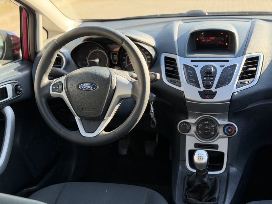FORD FIESTA 1.4 NAFTE 👉 2012 👈 kambio MANUALE 4.200 €