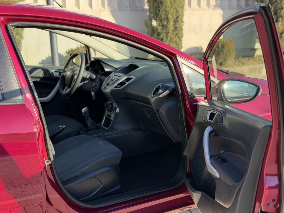 FORD FIESTA 1.4 NAFTE 👉 2012 👈 kambio MANUALE 4.200 €