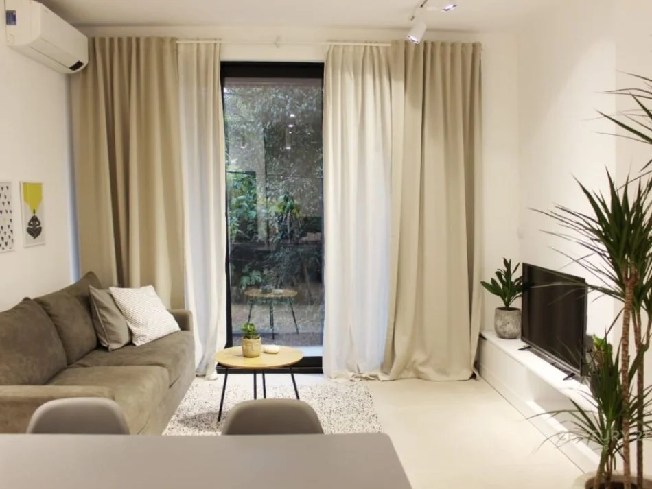 Tirane, jepet me qera apartament 1+1 Kati 1, 55 m² 600 € (Myslym Shyri)