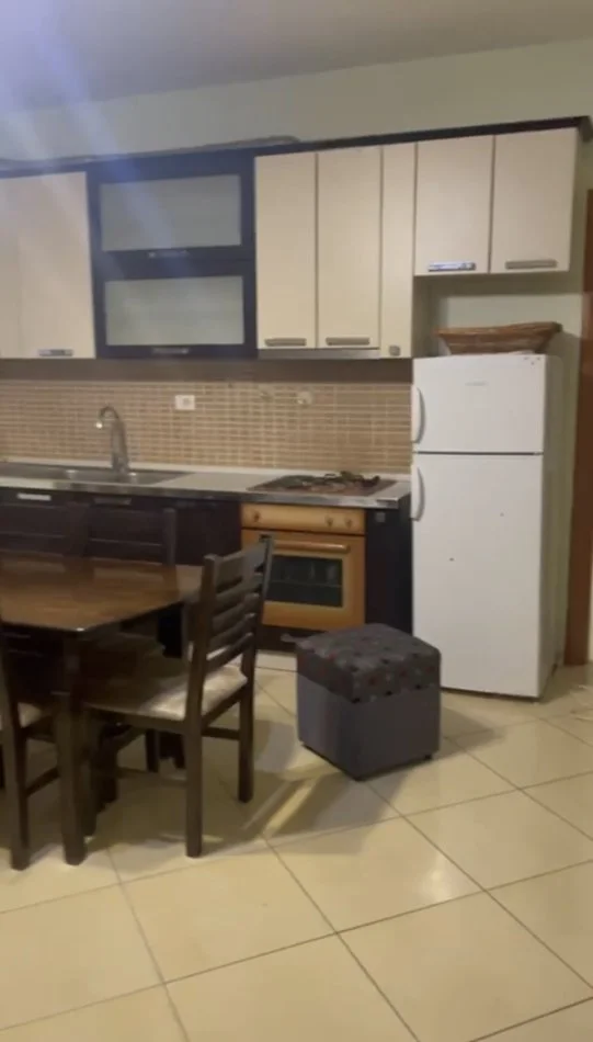 Durres, jepet me qera apartament 2+1+Ballkon Kati 9, 90 m² 300 € 