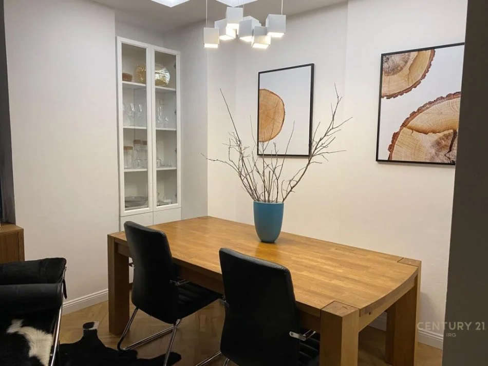 Tirane, shitet apartament 3+1+2 Kati 3, 128 m² 268.000 € (Rruga Elbasanit)