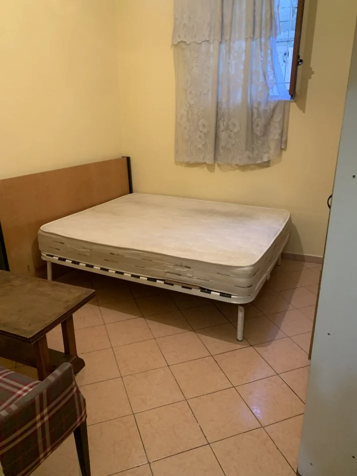 jepet me qera apartament 3+1+Ballkon Kati 3, 400 € (3+1 e mobiluar apartament 21 Dhjetori 40000 Leke)