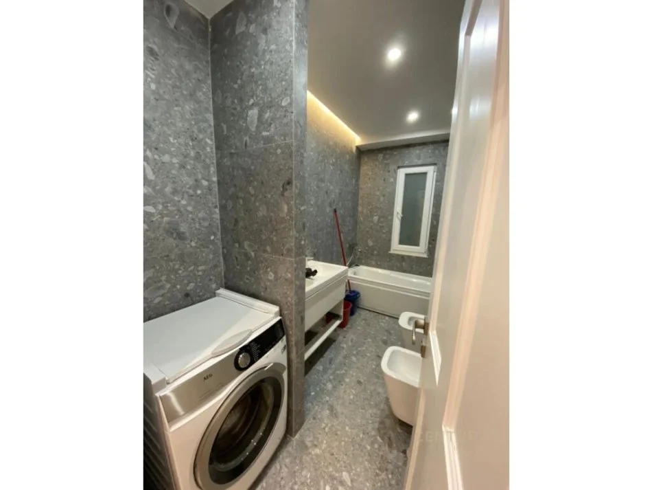 Tirane, shitet apartament 3+1+2 Kati 3, 128 m² 268.000 € (Rruga Elbasanit)