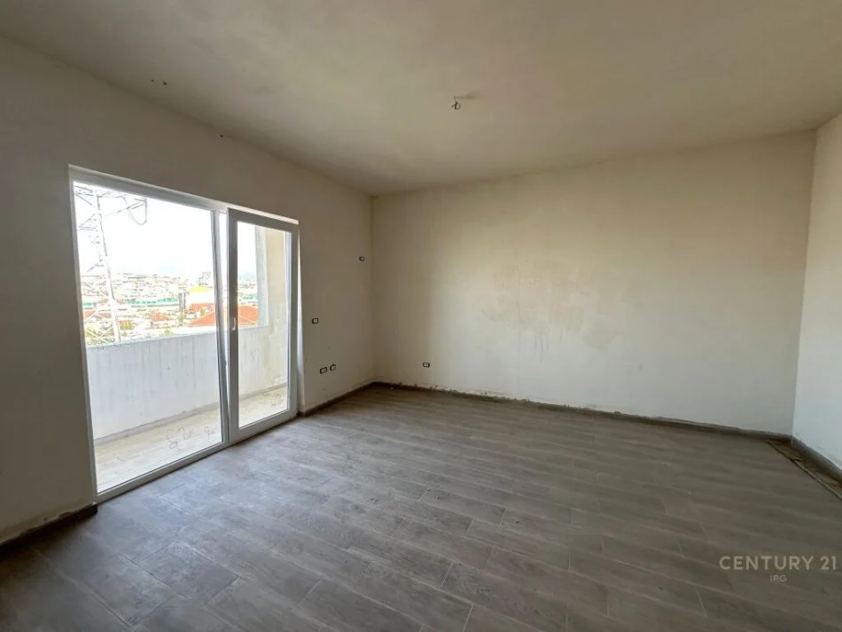 Tirane, shitet apartament 1+1 Kati 2, 76 m² 115.000 € (Bulevardi Ri)