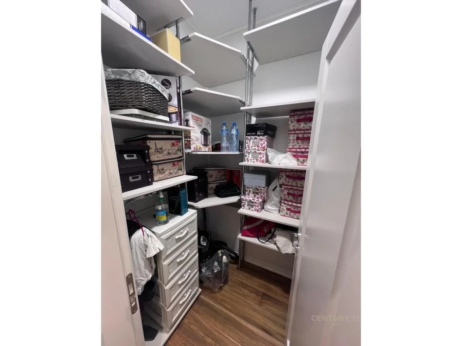 Tirane, jepet me qera apartament+verande | Penthouse 3+1+Aneks+Ballkon Kati 5, 210 m² 2.500 € (Ministria e Drejtesise)