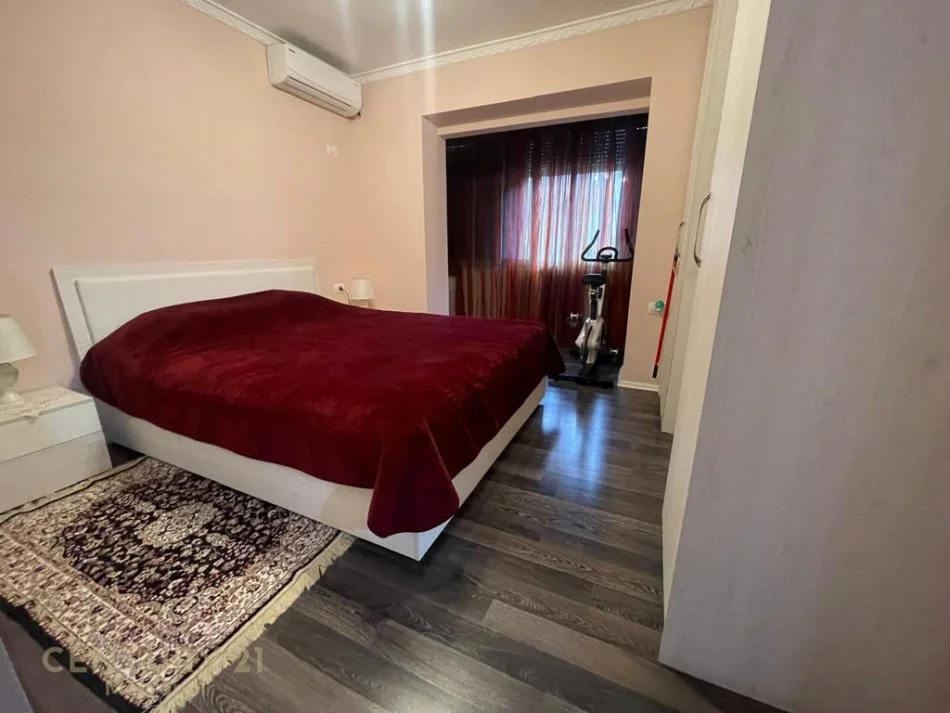 Tirane, jepet me qera ambjent biznesi Kati 0, 109 m² 3.000 € (Rruga Vaso Pasha Ish Blloku)