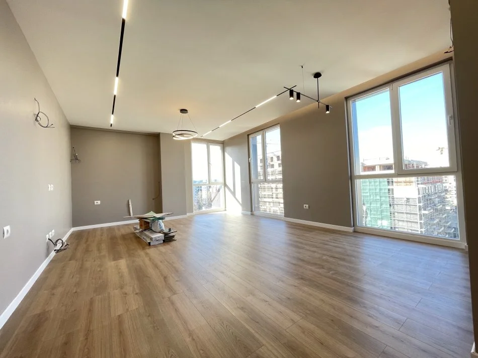 Tirane, jepet me qera apartament 2+1+Aneks+Ballkon Kati 7, 145 m² 650 € (Fusha Aviacuonit)