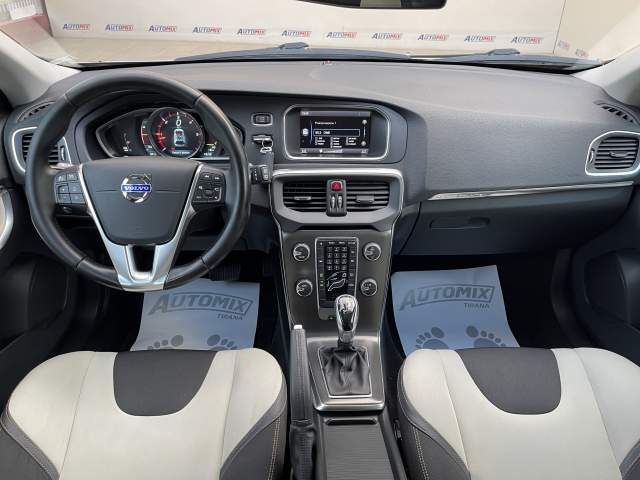 Tirane, shes makine Volvo V40 CROSS COUNTRY Viti 2014, 12.200 Euro