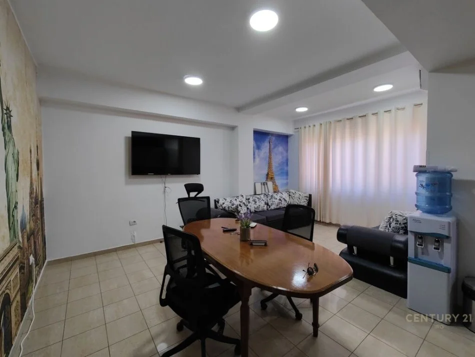 Tirane, jepet me qera ambjent biznesi Kati 5, 185 m² 2.300 € (Brigada VIII)