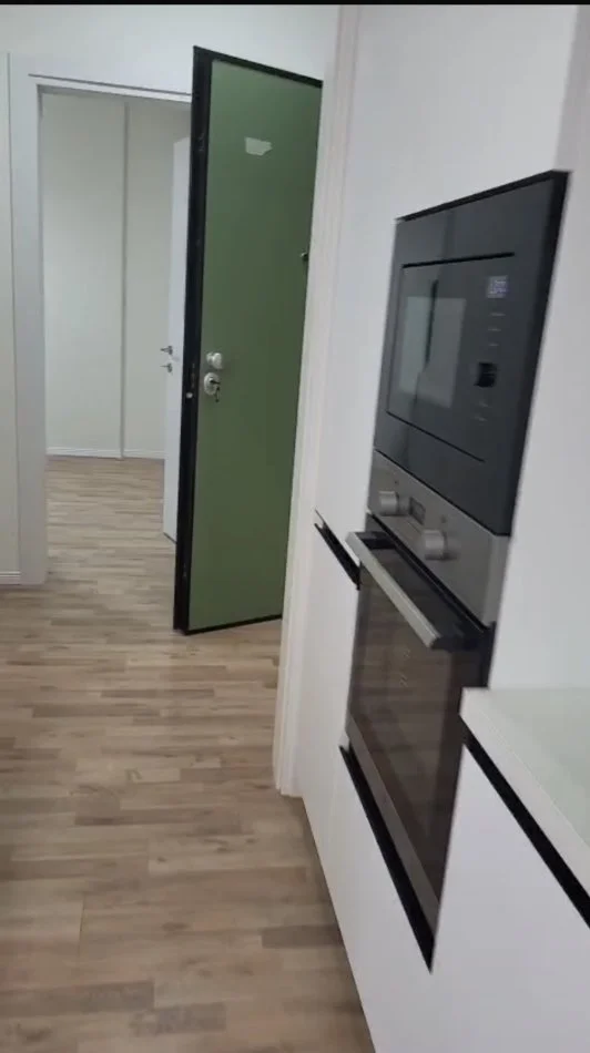 Tirane, jepet me qera apartament 1+1 Kati 3, 65 m² 650 € (Pazari i Ri)