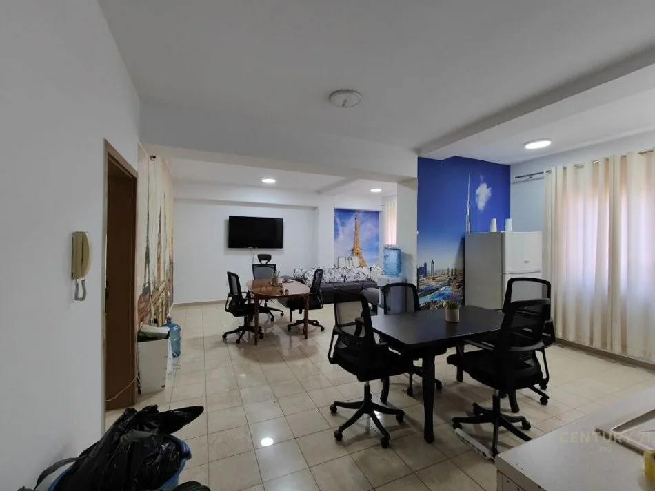 Tirane, jepet me qera ambjent biznesi Kati 5, 185 m² 2.300 € (Brigada VIII)