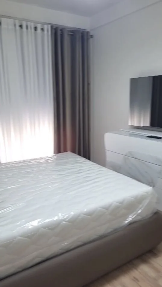 Tirane, jepet me qera apartament 1+1 Kati 3, 65 m² 650 € (Pazari i Ri)