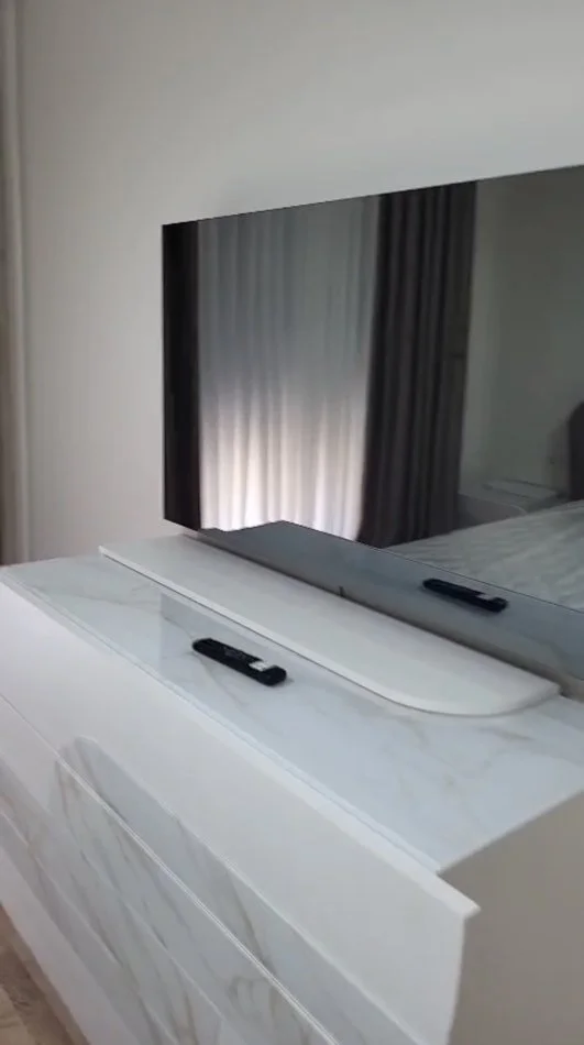 Tirane, jepet me qera apartament 1+1 Kati 3, 65 m² 650 € (Pazari i Ri)