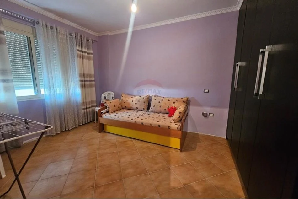 Tirane, shitet apartament 2+1+Ballkon Kati 2, 106 m² 