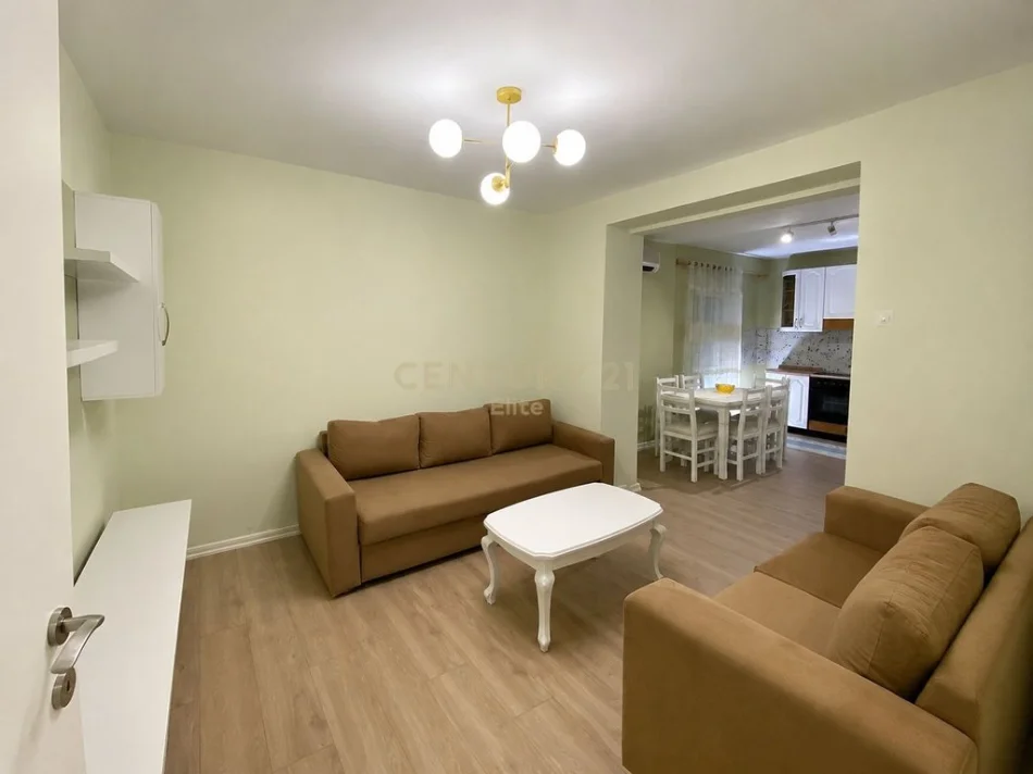 Tirane, shes apartament 3+1 Kati 2, (Xhamlliku)