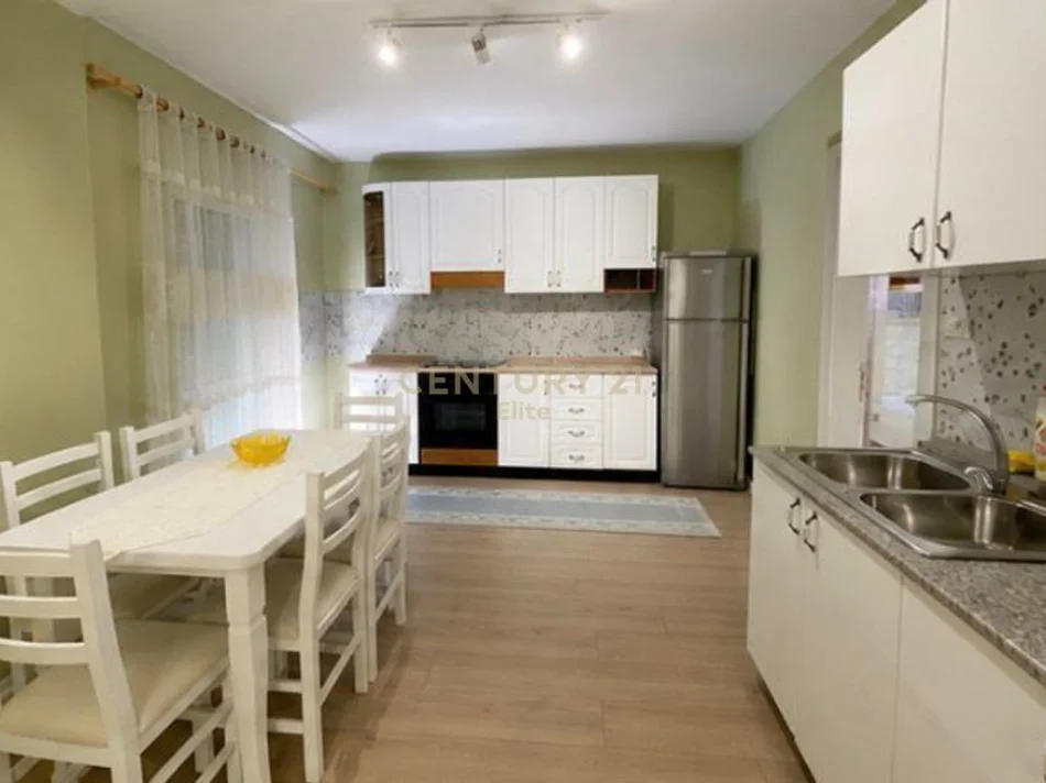 Tirane, shes apartament 3+1 Kati 2, (Xhamlliku)