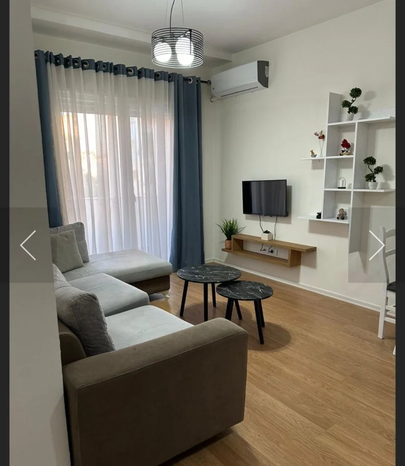 Tirane, jepet me qera apartament 1+1 Kati 4, 65 m² 500 € (Brryli)