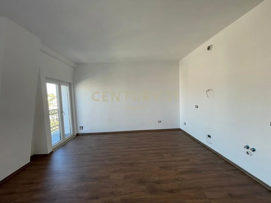 Tirane, shitet apartament 2+1+Aneks+Ballkon Kati 3, 103 m² 158.999 € (Porta Tirane e Re, Sauk i Ri)