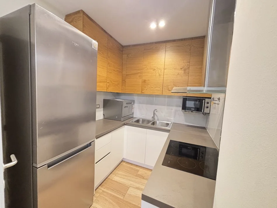 Tirane, jepet me qera apartament 3+1+Ballkon Kati 3, 100 m² 830 € 