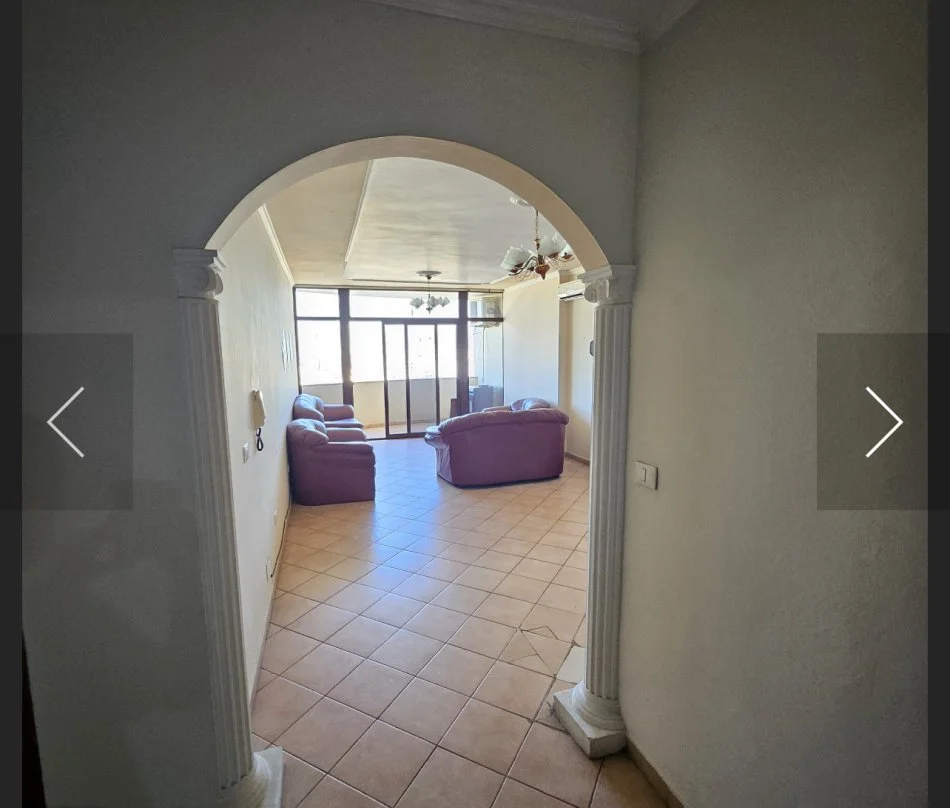 Tirane, jepet me qera apartament 1+1 Kati 11, 100 m² 500 € (Rruga kavajes)