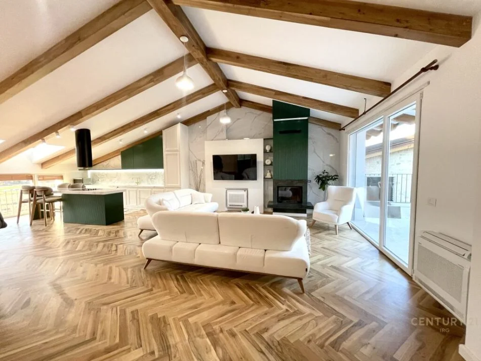 Tirane, jepet me qera apartament+verande | Penthouse 3+1 Kati 3, 260 m² 2.500 € (Residenca Secret Garden)