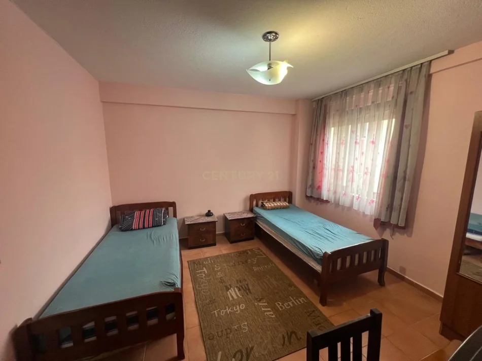Tirane, shes apartament 1+1 Kati 5, 60 m² (Bulevardi Zogu i Pare)