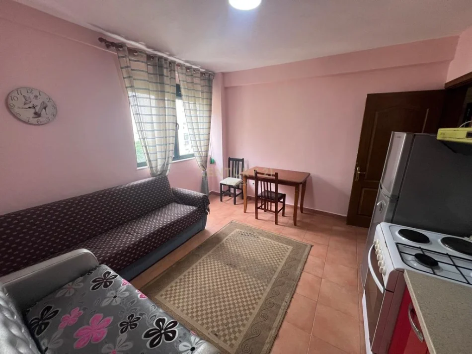 Tirane, shes apartament 1+1 Kati 5, 60 m² (Bulevardi Zogu i Pare)