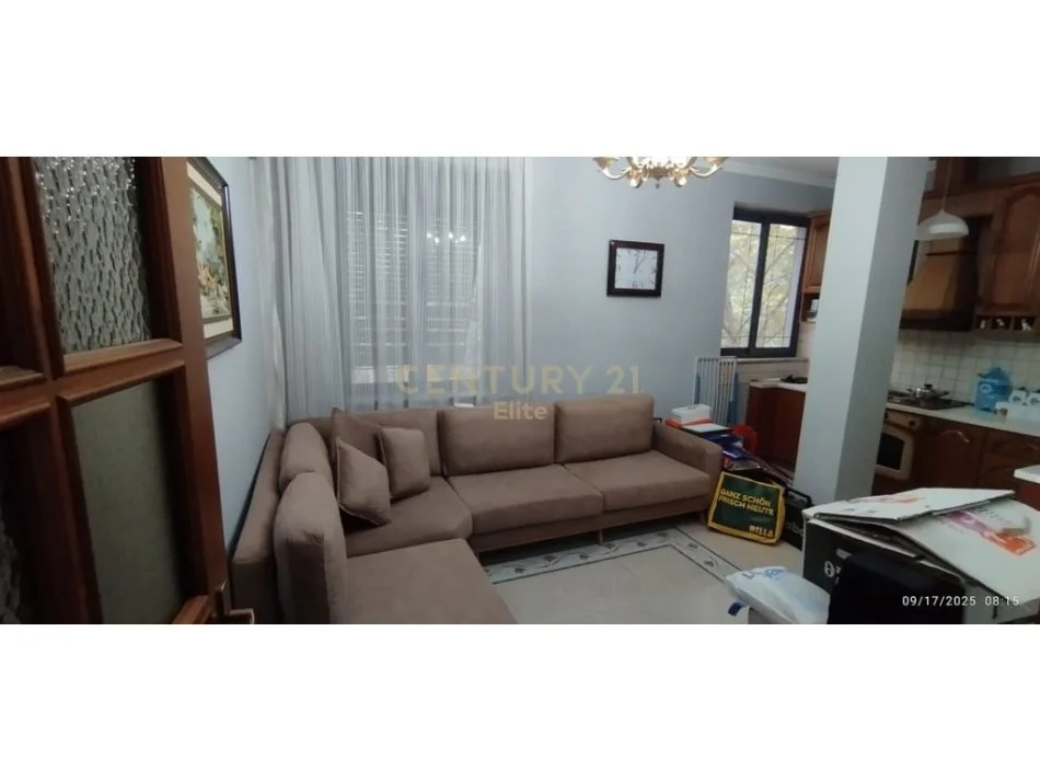 Tirane, jepet me qera apartament 1+1 Kati 2, 65 m² 500 € 
