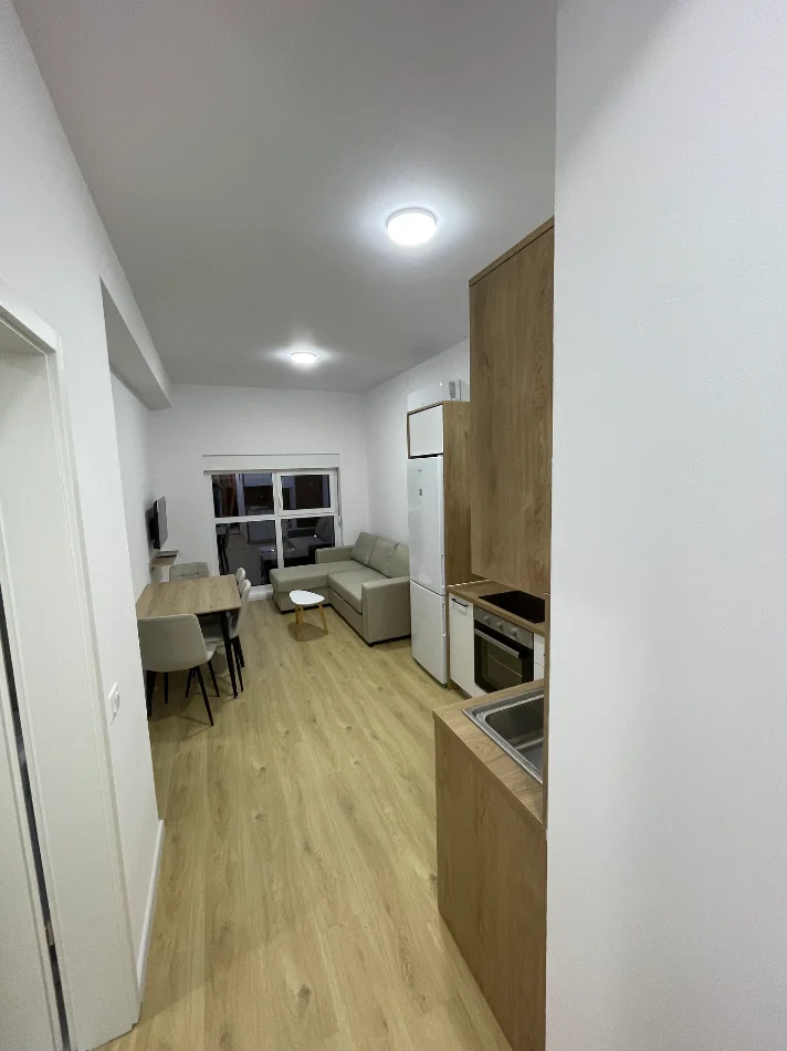 Tirane, jepet me qera apartament 1+1 Kati 9, 55 m² 380 € (Residenca Kadiu ne Ali Dem)