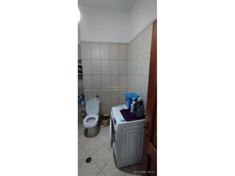 Tirane, jepet me qera apartament 1+1 Kati 2, 65 m² 500 € 