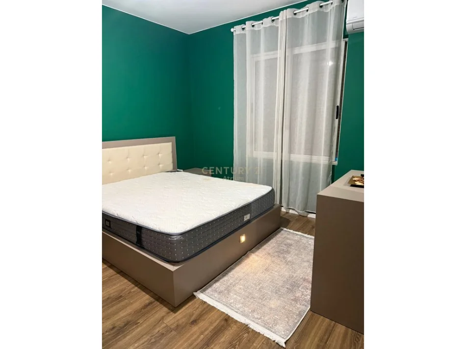 Tirane, jepet me qera apartament 2+1 Kati 4, 56 m² 600 € (Brryli)