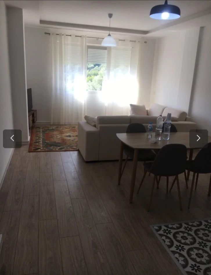 Tirane, shitet apartament 1+1+Ballkon Kati 4, 72 m² 142.000 € (Rruga kroit)