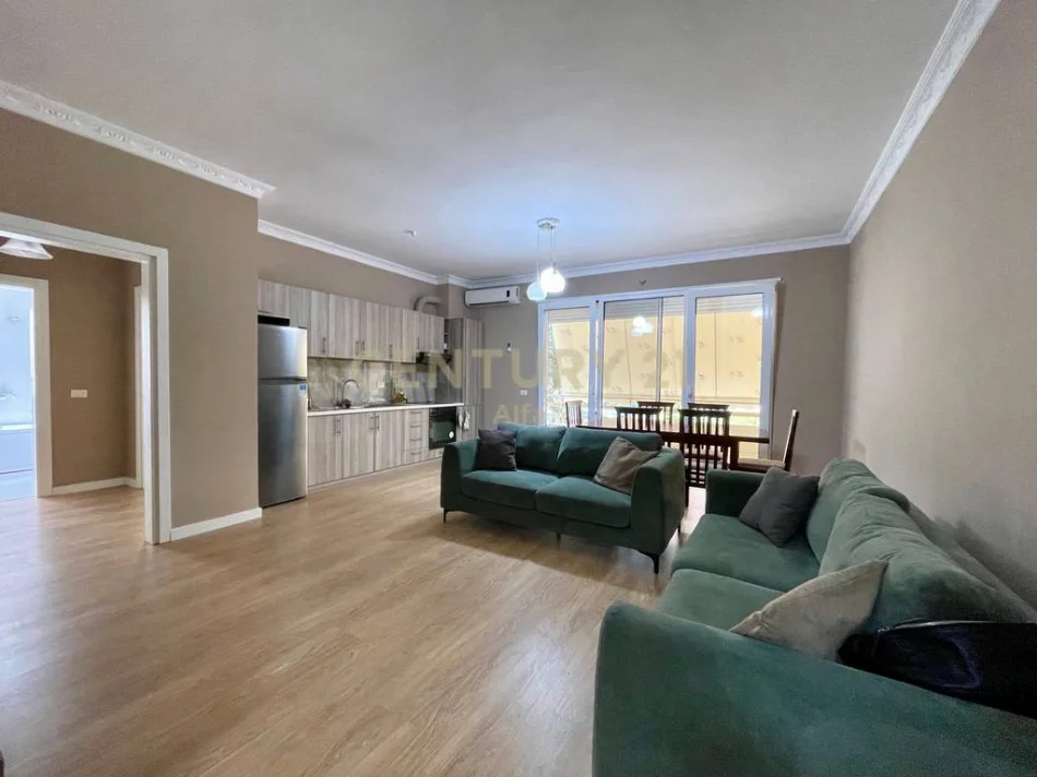 Tirane, jepet me qera apartament 2+1 Kati 1, 650 € (Kopshti Zoologjik)
