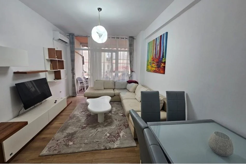 Tirane, shitet apartament 2+1+Ballkon Kati 4, 102 m² (Kompleksi Fratari)