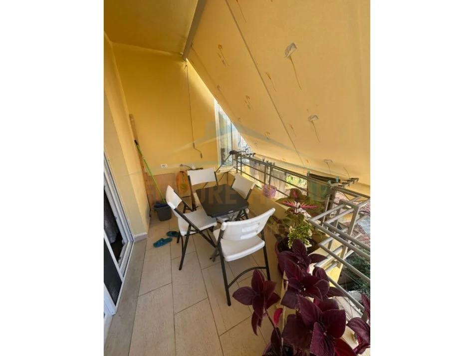 Tirane, shitet apartament 2+1+Ballkon Kati 3, 113 m² 295.000 € (Barrikadave)