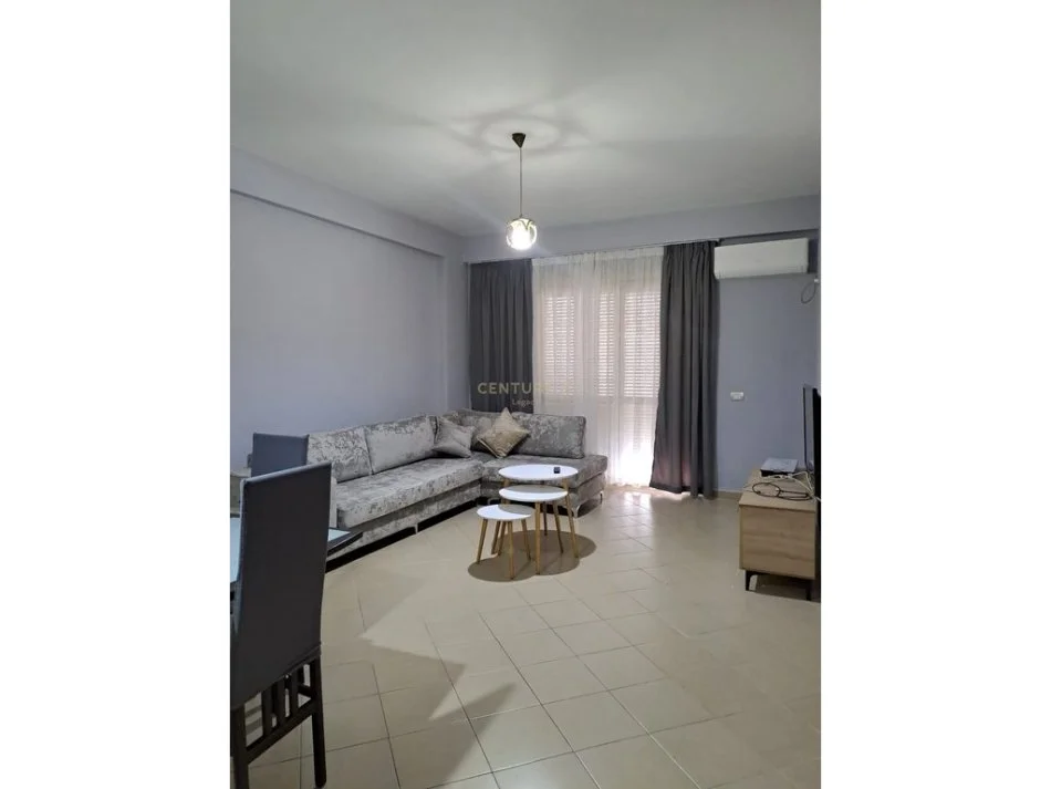 Tirane, jepet me qera apartament 2+1 Kati 3, 100 m² 450 € 