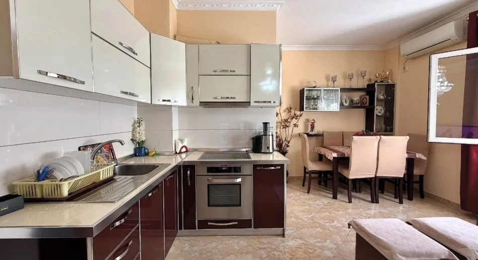 Tirane, shitet apartament 1+1+Ballkon Kati 4, 75 m² 140.000 € (Pran Hipotekes)