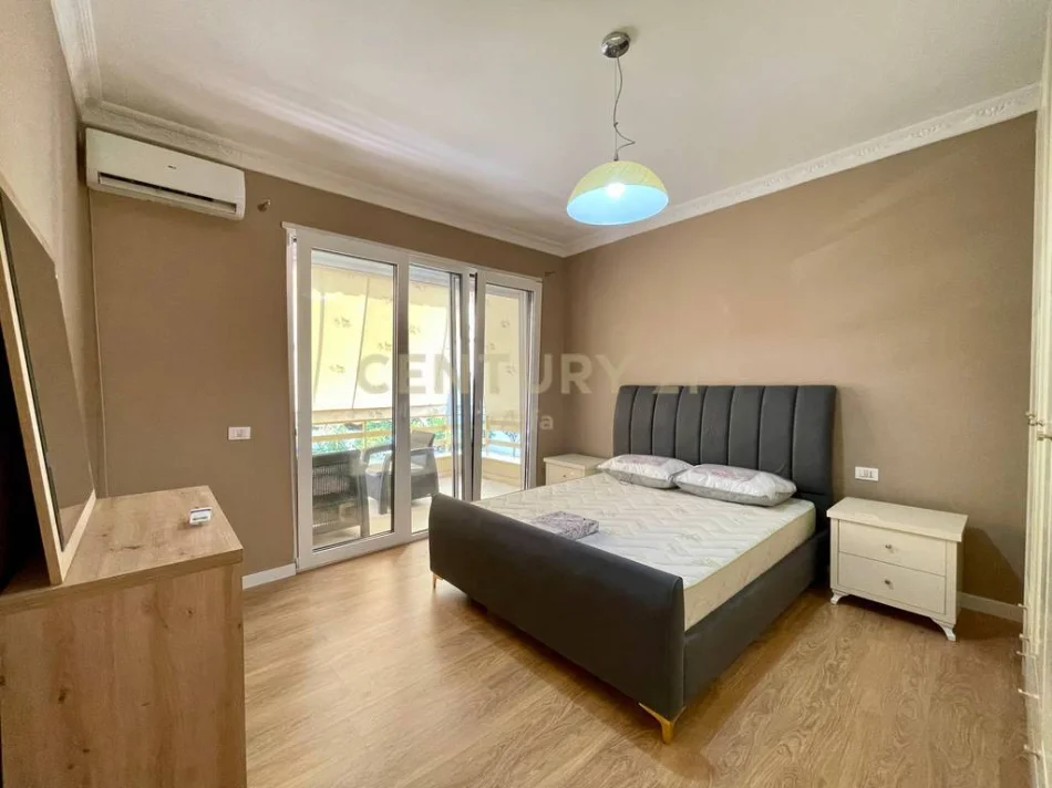 Tirane, jepet me qera apartament 2+1 Kati 1, 650 € (Kopshti Zoologjik)