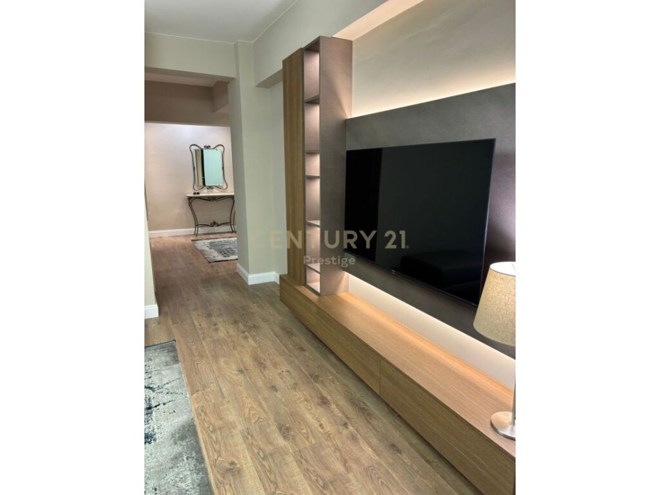 Tirane, jap me qera apartament 2+1 Kati 6, 100 m² 1.200 € (Faik Konica)