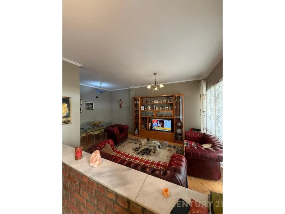 Tirane, shitet Vile 2 Katshe Kati 2, 408 m² 500.000 € (Don Bosko)